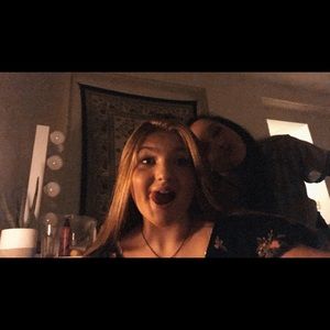 Meet your Posher, Kayley